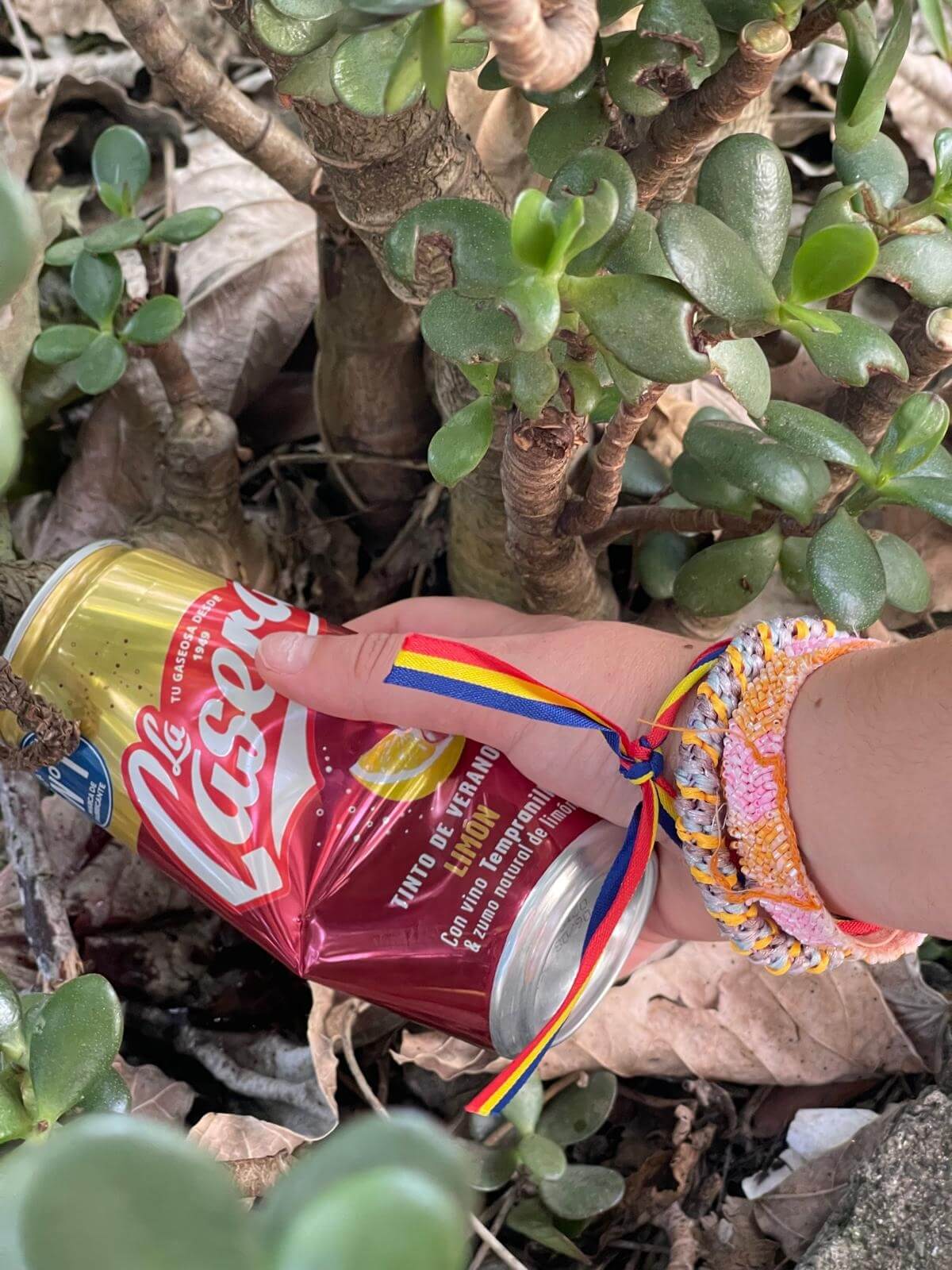 Collecting litter from plants